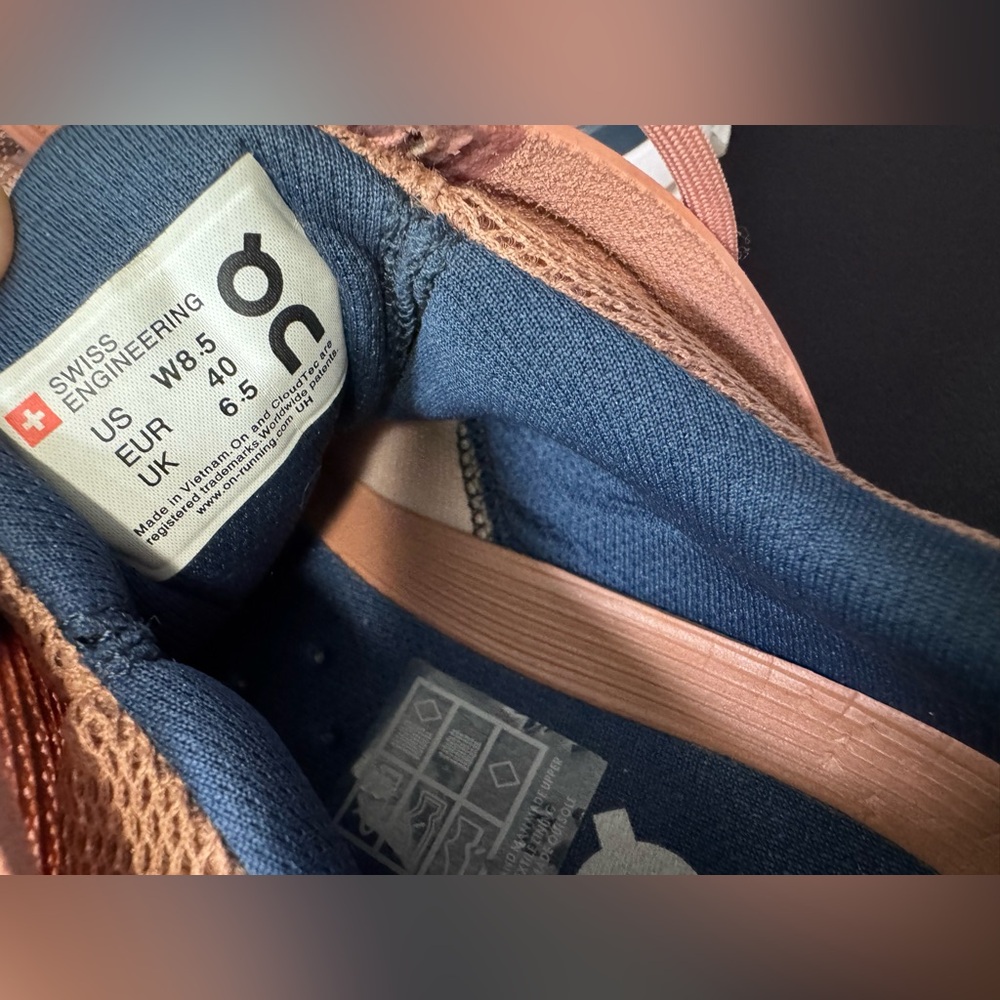 On Cloud On running cloud tech swift running shoe… - image 4